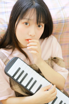 牡丹花下